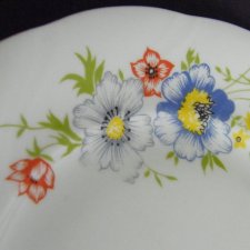 Ozdobny talerz, patera, półmisek z kwiatowym wzorem