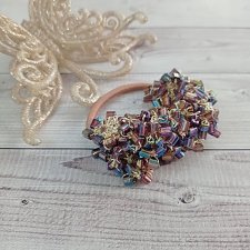 FIOLETOVY GUMKA DO WŁOSÓW Z FRĘDZLAMI