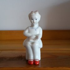 Figurka Porcelanowa Porcelana Dziewczynka z Książką