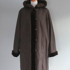 Płaszcz z kapturem  *3