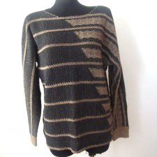 SWETER Z WARKOCZAMI*