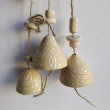 Zestaw trzech dzwoneczków ceramicznych