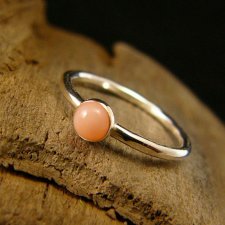 Pierścień Drobinek - Różowy Opal Srebro