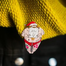 Duża świąteczna broszka  wydziarany Marian