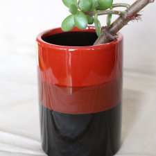 Ceramiczny wazon lub pojemnik