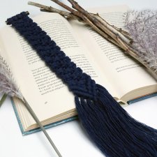 Natura opleciona kolorem - granat - zakładka do książki, makrama