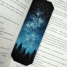 Drewniana zakładka do książki ręcznie malowana gwiazdy noc las krajobraz personalizacja
