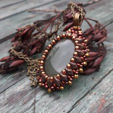 ,,opal  w ażurowym oplocie,,