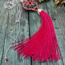 ,,z bordowym chwostem,,