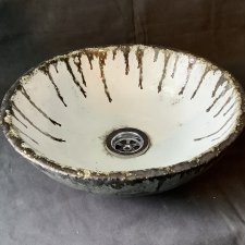 Ceramiczna ręcznie robiona biało-szara umywalka