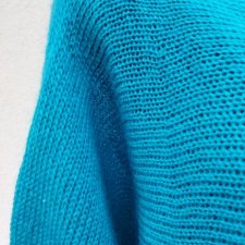 LAZUROWY SWETER