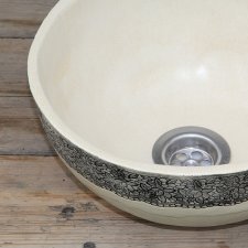 Mała ceramiczna umywalka łazienkowa nablatowa