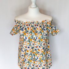 Biala bluzka w drobne kwiatki hiszpanka gołe ramiona Primark rozmiar 38 na lato bawełniana