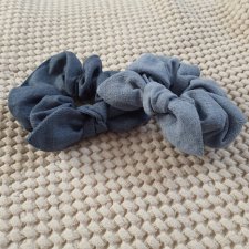 Scrunchie lniane w odcieniu niebieskim