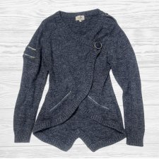 Asymetryczny sweter