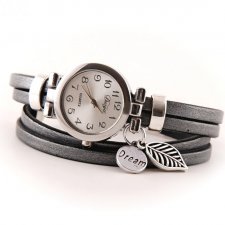 Damski zegarek- bransoletka skórzany pasek, srebrzysty, z zawieszkami