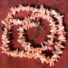 Koralowy - naszyjnik ze sztucznych korali - delikatny subtelny