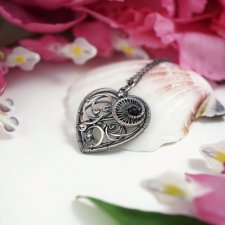 Love story - asymetryczny, srebrny wisior w kształcie serca