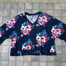 PUDEŁKOWA GRANATOWA LUŹNA BLUZKA W KWIATY RĘKAW 3/4 JYOTHI KIMONO rayon oversize