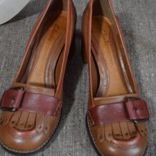 CLARKS 4