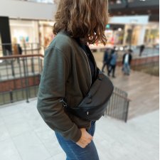 Skórzana nerka z rączką czarna