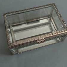Szklana szkatułka
