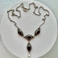 W Wiktoriańskiej odsłonie - Naturalne granaty i naturalna perłka ❤❤ Dawnej daty srebrny naszyjnik ❤❤