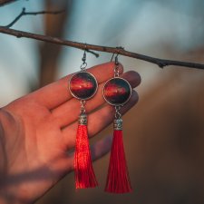 Zachodzące słońce i czerwone słońce