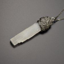 Wisiorek talizman selenit kamień księżycowy wire wrapping stal chirurgiczna