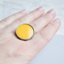 Żółte kółko  - pierścionek ze szkłem