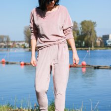 Damski dres welurowy pudrowy róż rozmiar S