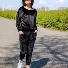 Damski dres welurowy  czarny rozmiar M/L