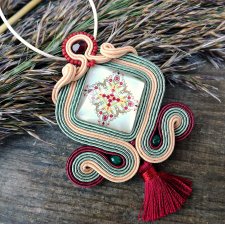 Wisior sutasz w stylu Retro