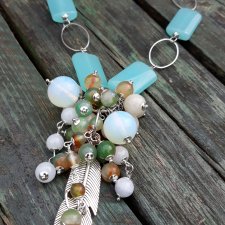 ,,korale z błękitnego kwarcu,,