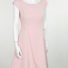 Elegancka sukienka w kolorze pudrowego różu Ette Lou