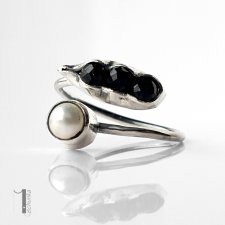 Spinele i perła - srebrny pierścionek regulowany