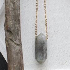 Naszyjnik "Void Arrow" - Przebicie przez Iluzję