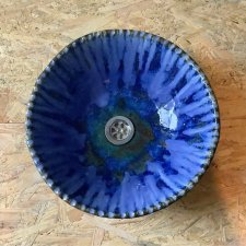 Ceramiczna umywalka "Wzburzone morze"