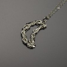 Wisiorek księżyc z labradorytami, półksiężyc, wire wrapping, stal chirurgiczna, labradoryt