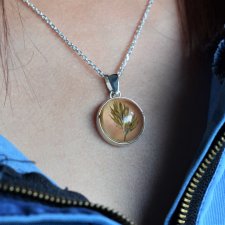 Wisiorek srebrny 925 ze srebra , natura , kłos w żywicy . Delikatny wisior z kłosem. Pomysł na prezent