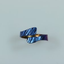 pierścionek  tytanowy  "very blue"