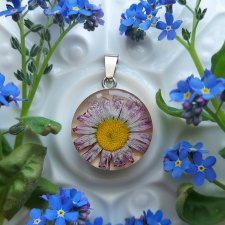 Srebrna zawieszka srebrny naszyjnik z kwiatami suszone kwiaty żywica epoksydowa wisiorek naturalna biżuteria stokrotka