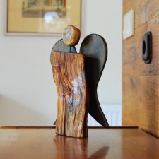Drewniany anioł, figurka ręcznie wykonana z drewna