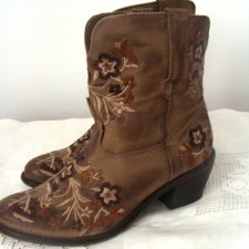 VENEZIA_ HAFTOWANE KOWBOJKI