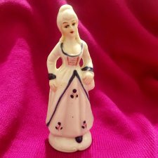 Porcelanowa figurka kobieta