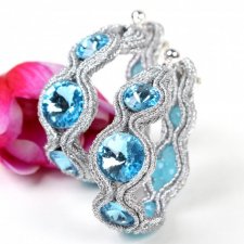 Srebrne kolczyki koła z niebieskimi kryształami