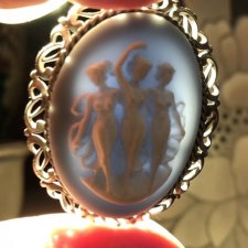 Duża efektowna - Victorian Style Cameo - Brosza - The crown - English Collection