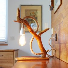 Lampa stołowa z drewnianej gałęzi, rustykalna lampka nocna z giętego drewna sosnowego