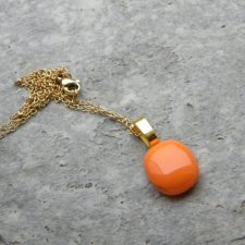 Mleczna pomarańcza w złocie - krótki naszyjnik