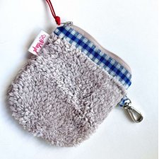 Elegancki beżowy portfel z polaru z uroczą krateczką